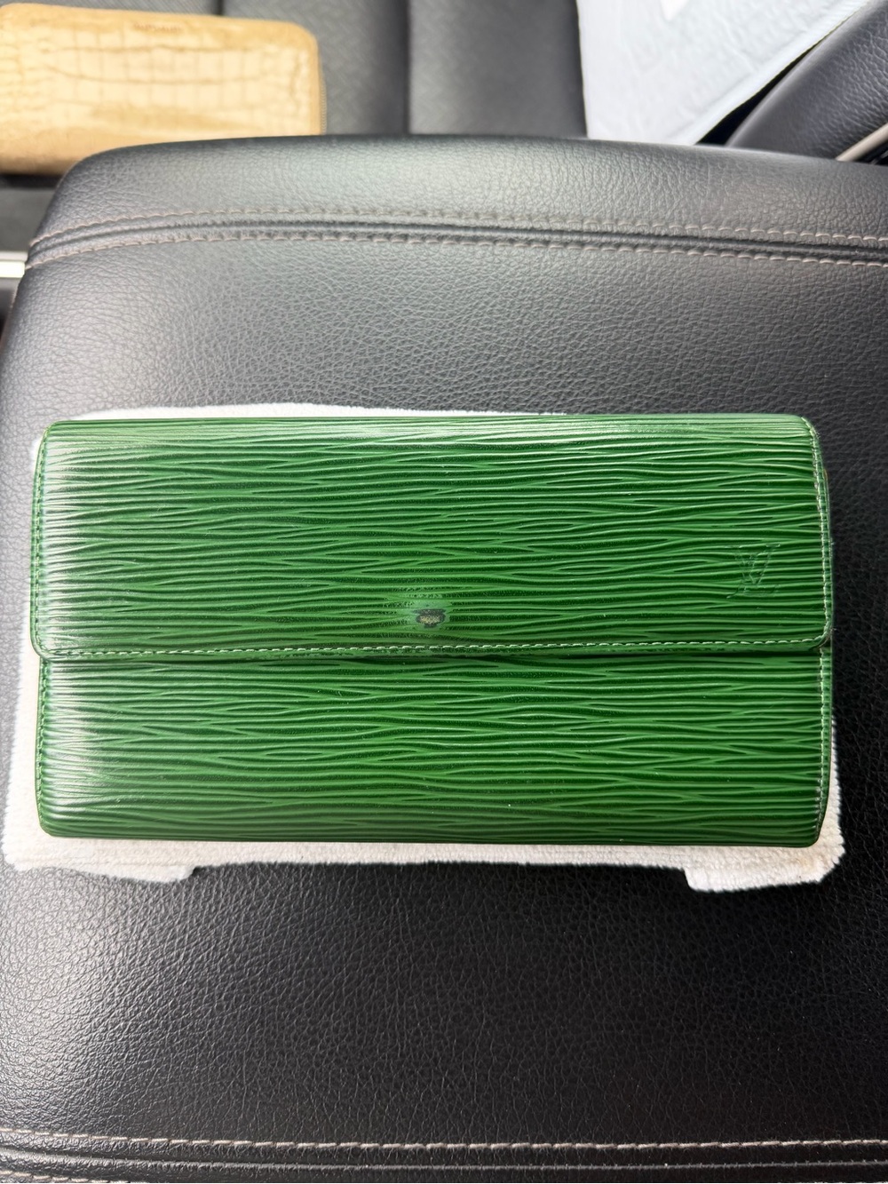 Authentic Louis Vuitton Green Epi Leather Continental Sarah Wallet COA Included